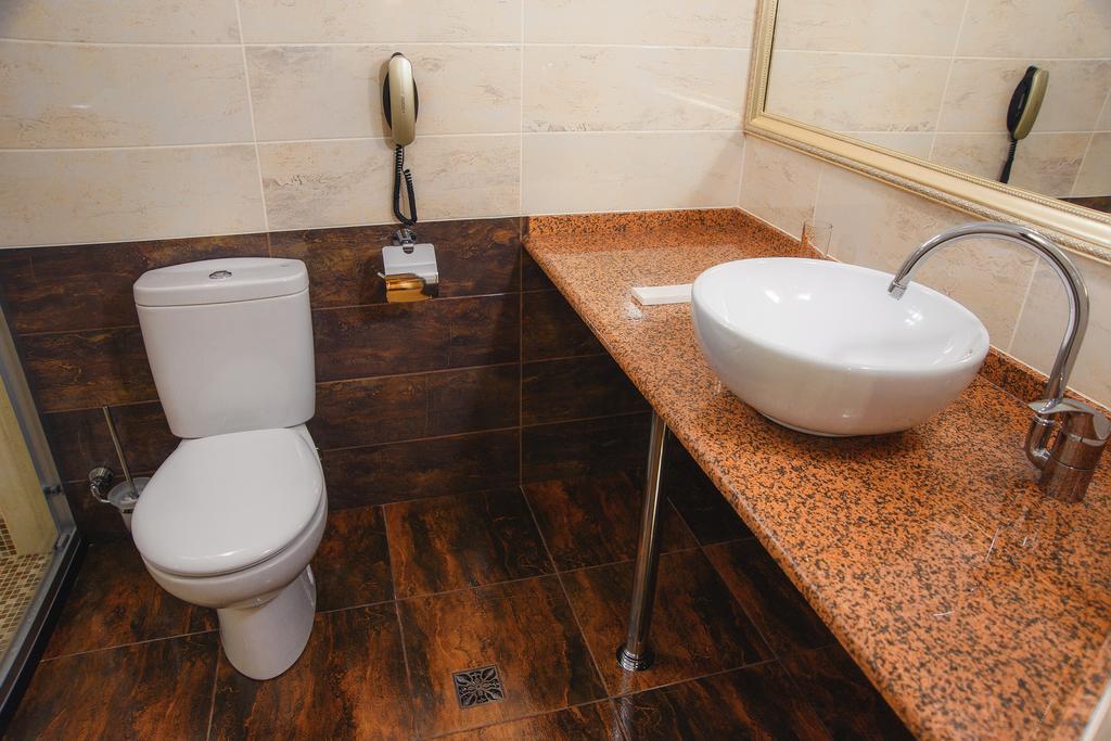 Orbita Boutique Hotel Шимкент Стая снимка
